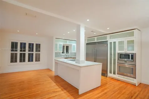 355 Redwood Lane Key Biscayne FL 33149