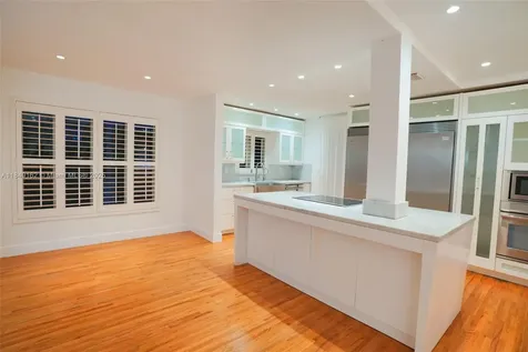 355 Redwood Lane Key Biscayne FL 33149