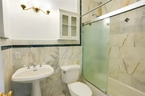 355 Redwood Lane Key Biscayne FL 33149