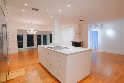 355 Redwood Lane Key Biscayne FL 33149