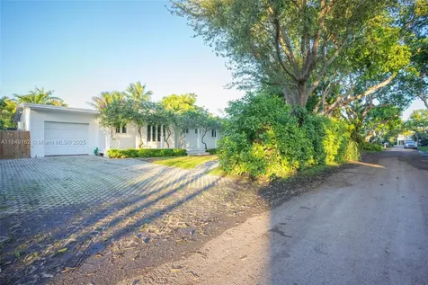 355 Redwood Lane Key Biscayne FL 33149