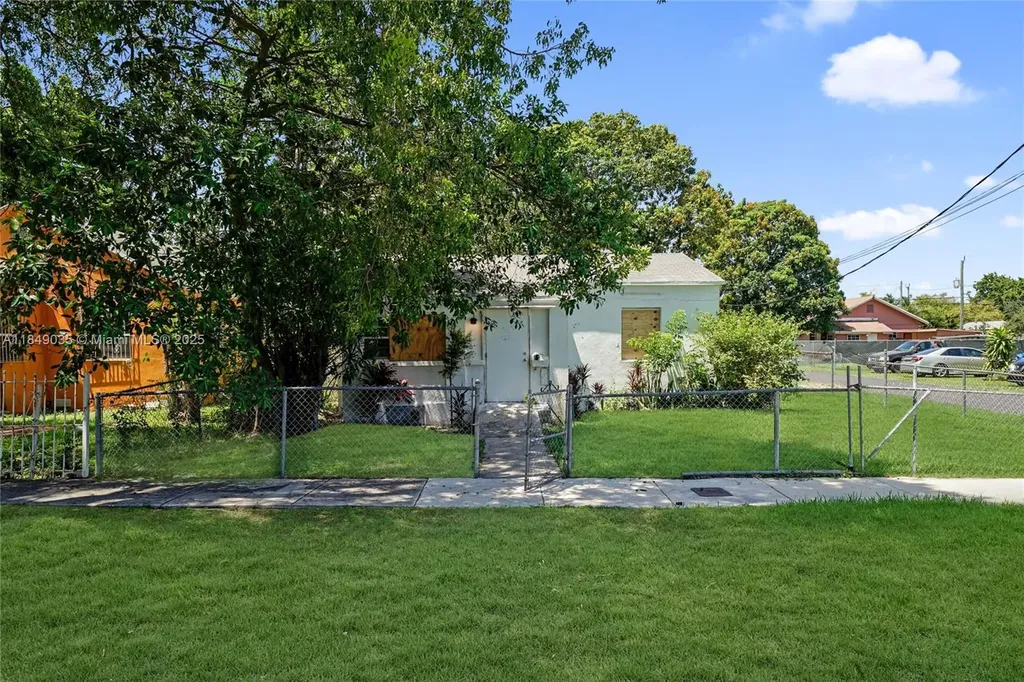 1355 NW 44th Street Miami FL 33142
