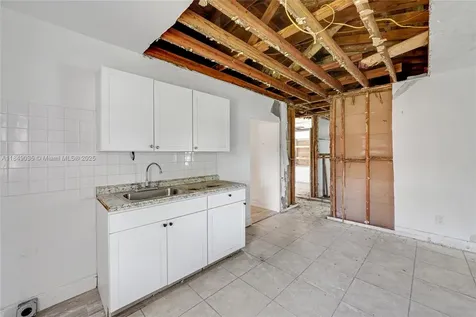 1355 NW 44th Street Miami FL 33142