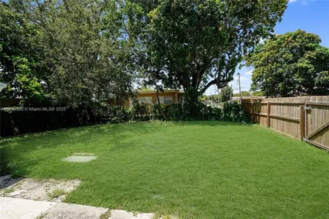 1355 NW 44th Street Miami FL 33142