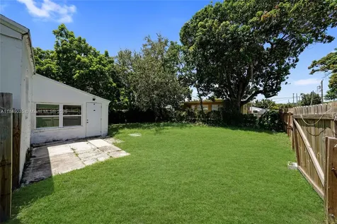 1355 NW 44th Street Miami FL 33142