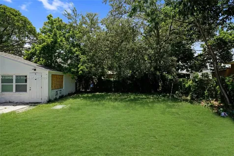 1355 NW 44th Street Miami FL 33142