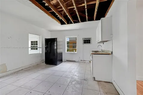 1355 NW 44th Street Miami FL 33142