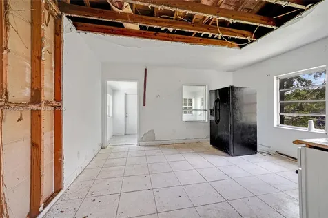 1355 NW 44th Street Miami FL 33142