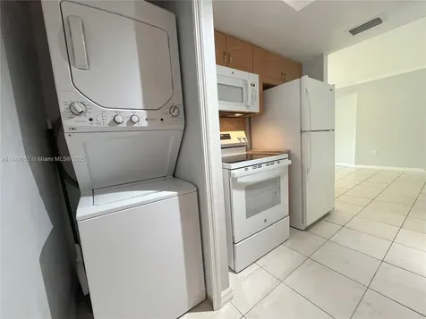 2415 NW 16th St Road Miami FL 33125
