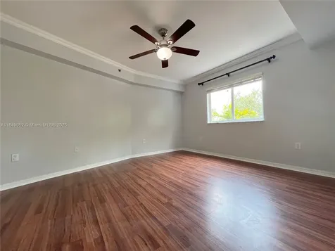 2415 NW 16th St Road Miami FL 33125