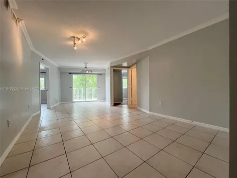 2415 NW 16th St Road Miami FL 33125