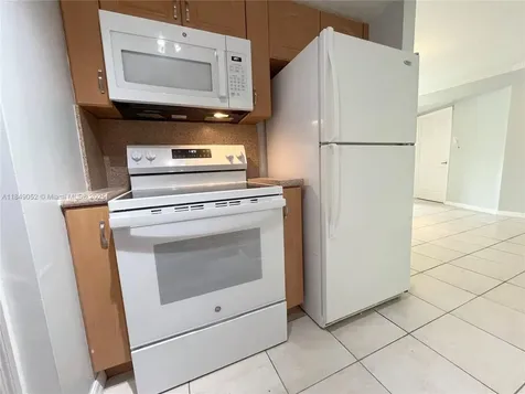 2415 NW 16th St Road Miami FL 33125