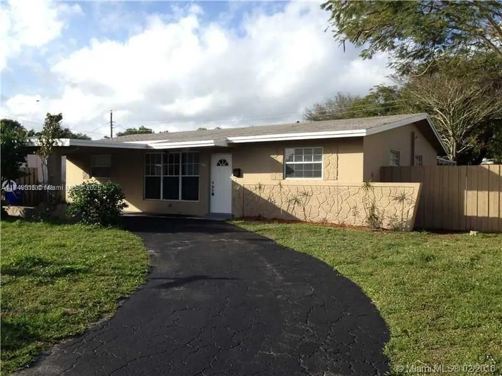 6881 SW 6th Street Pembroke Pines FL 33023