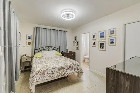 250 NW 61st Avenue Miami FL 33126