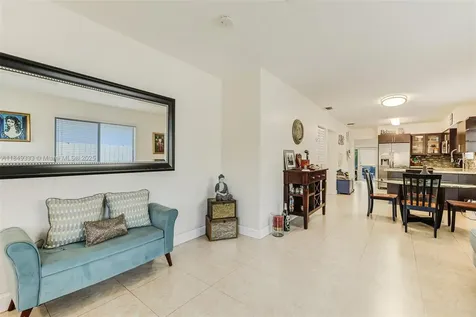 250 NW 61st Avenue Miami FL 33126