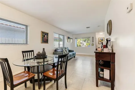 250 NW 61st Avenue Miami FL 33126