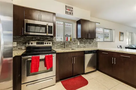 250 NW 61st Avenue Miami FL 33126