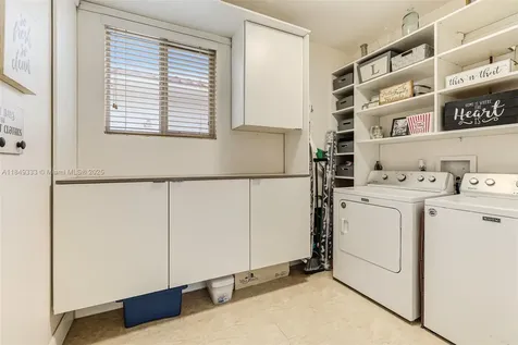 250 NW 61st Avenue Miami FL 33126