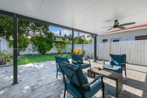 250 NW 61st Avenue Miami FL 33126