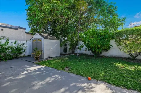 250 NW 61st Avenue Miami FL 33126