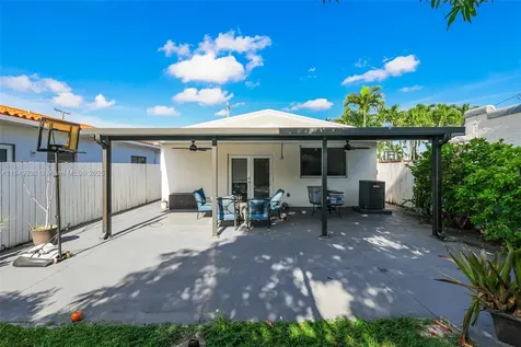 250 NW 61st Avenue Miami FL 33126