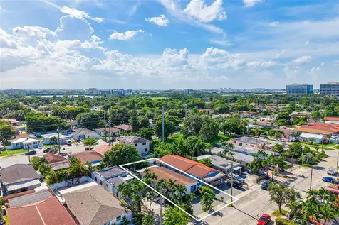 250 NW 61st Avenue Miami FL 33126