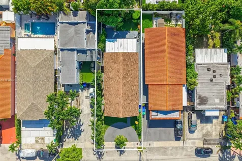 250 NW 61st Avenue Miami FL 33126