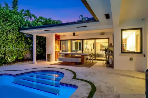 2152 Prairie Avenue Miami Beach FL 33139