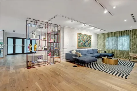 2152 Prairie Avenue Miami Beach FL 33139
