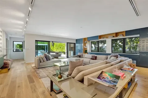2152 Prairie Avenue Miami Beach FL 33139