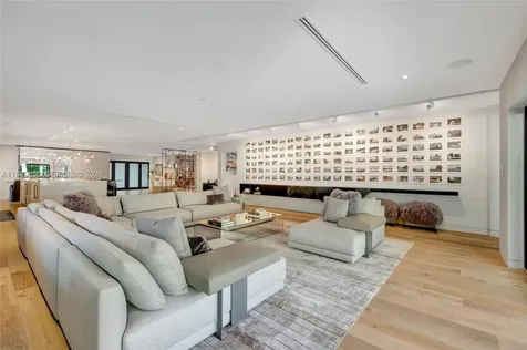 2152 Prairie Avenue Miami Beach FL 33139