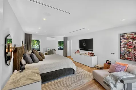 2152 Prairie Avenue Miami Beach FL 33139