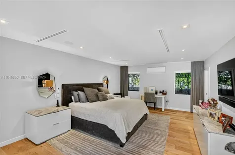 2152 Prairie Avenue Miami Beach FL 33139