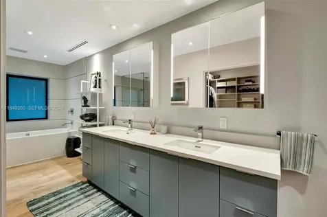 2152 Prairie Avenue Miami Beach FL 33139