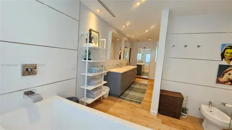 2152 Prairie Avenue Miami Beach FL 33139