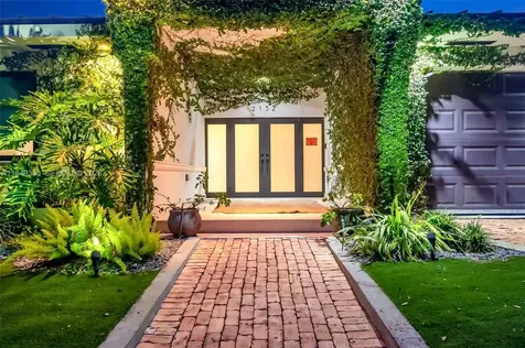 2152 Prairie Avenue Miami Beach FL 33139