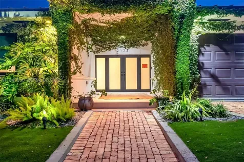 2152 Prairie Avenue Miami Beach FL 33139