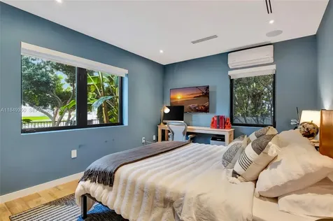 2152 Prairie Avenue Miami Beach FL 33139