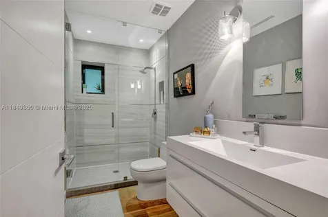 2152 Prairie Avenue Miami Beach FL 33139