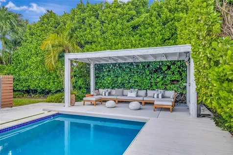 2152 Prairie Avenue Miami Beach FL 33139