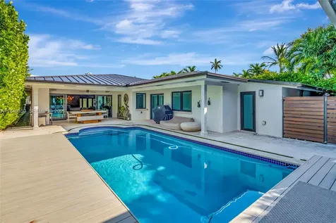 2152 Prairie Avenue Miami Beach FL 33139