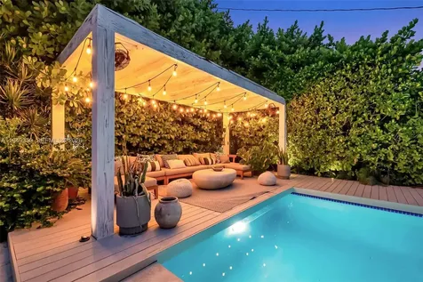 2152 Prairie Avenue Miami Beach FL 33139