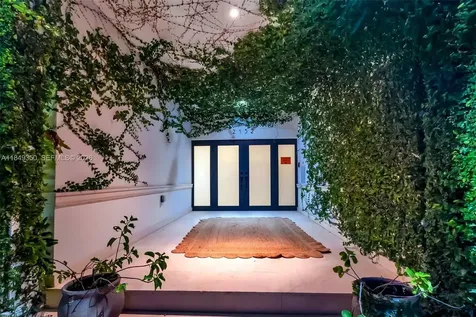 2152 Prairie Avenue Miami Beach FL 33139