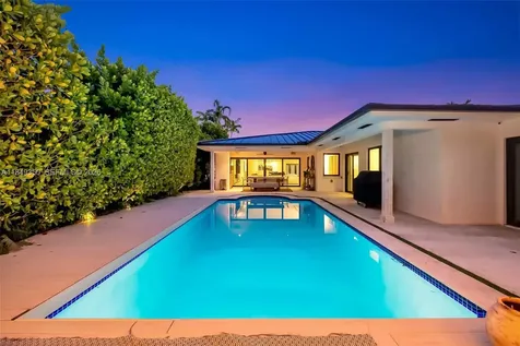 2152 Prairie Avenue Miami Beach FL 33139