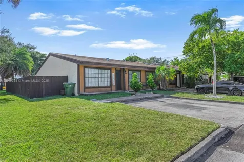 2330 Croton Court Pembroke Pines FL 33026
