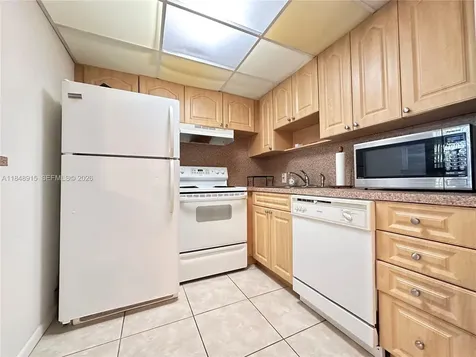 569 Fanshaw N Boca Raton FL 33434