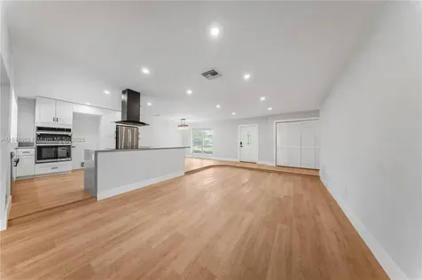 10420 SW 98th Street Miami FL 33176