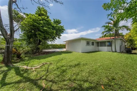 10420 SW 98th Street Miami FL 33176