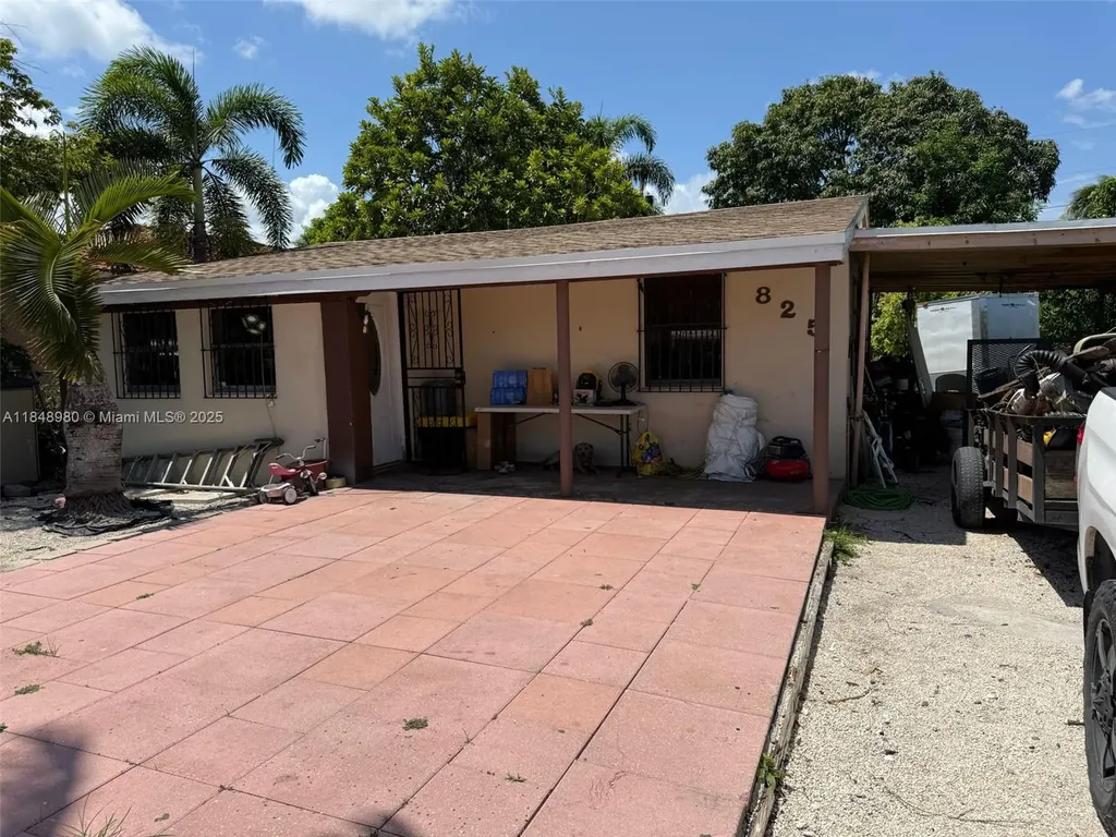 825 NE 12th Street Homestead FL 33030