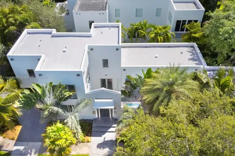 3175 Washington Street Miami FL 33133